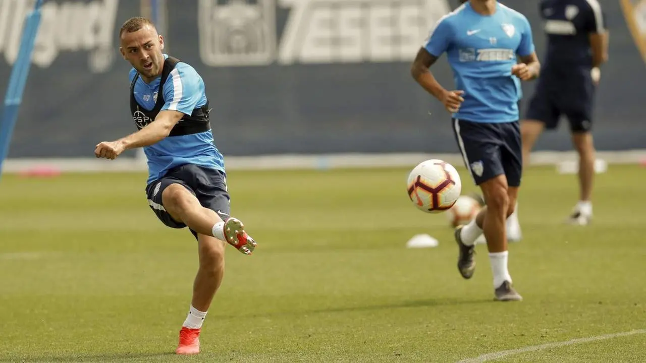 Keidi Bare durante un entrenamiento. - M&aacute;laga CF