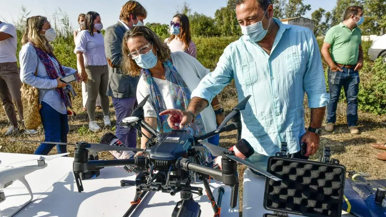 Fumigaci&oacute;n con drones en el r&iacute;o. - JUNTA