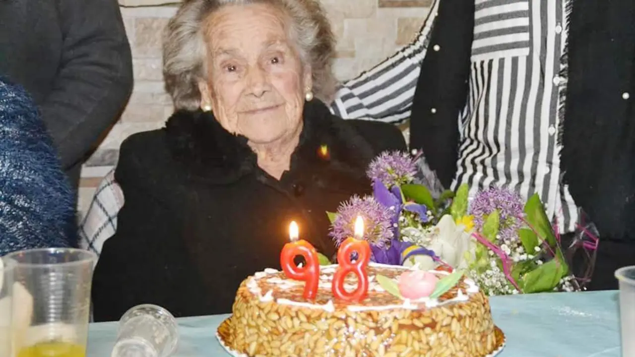 Mar&iacute;a del Carmen S&aacute;nchez Fern&aacute;ndez el d&iacute;a que cumpli&oacute; 98 a&ntilde;os - Guancho Ib&aacute;&ntilde;ez