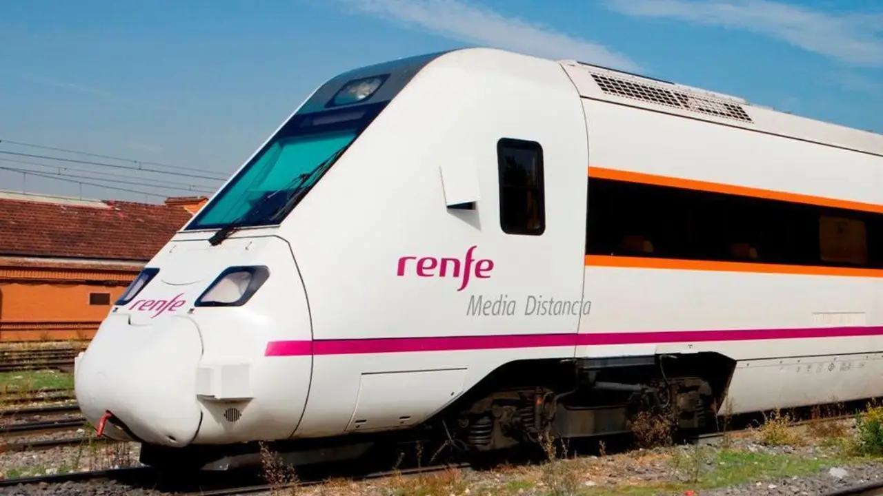 Tren de media distancia de Renfe. - A. I.