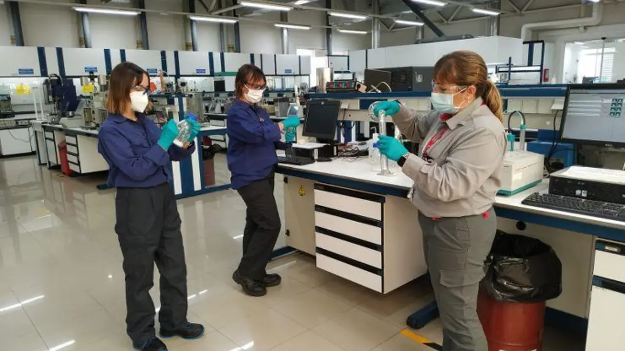 Investigaci&oacute;n de la tesis con narices electr&oacute;nicas de la C&aacute;tedra Cepsa. - AI