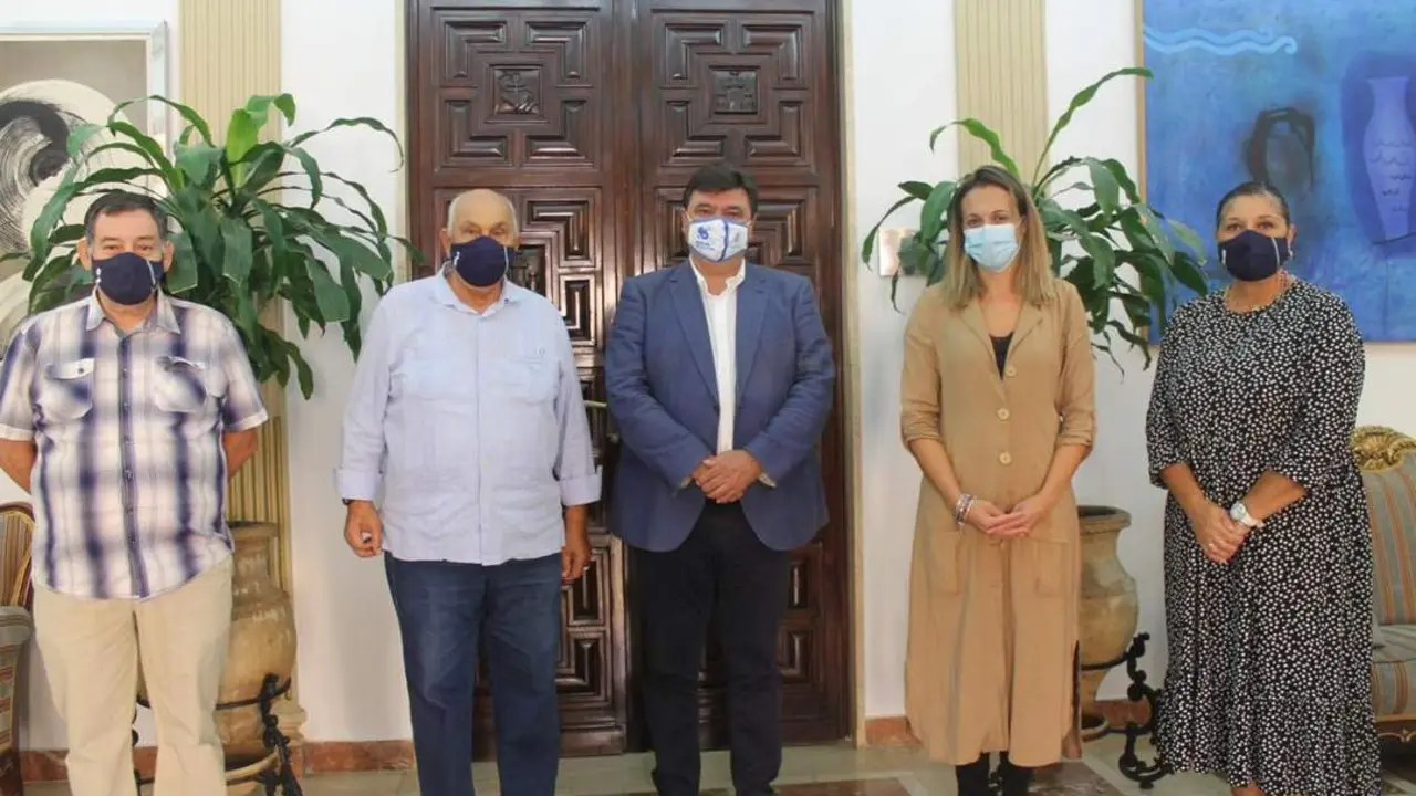 Firma del convenio con Aonujer. - VH