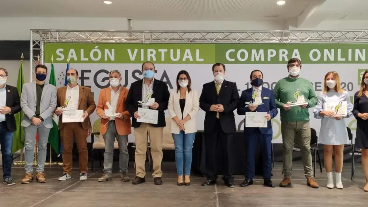 Autoridades y premiados. - Viva Ja&eacute;n.