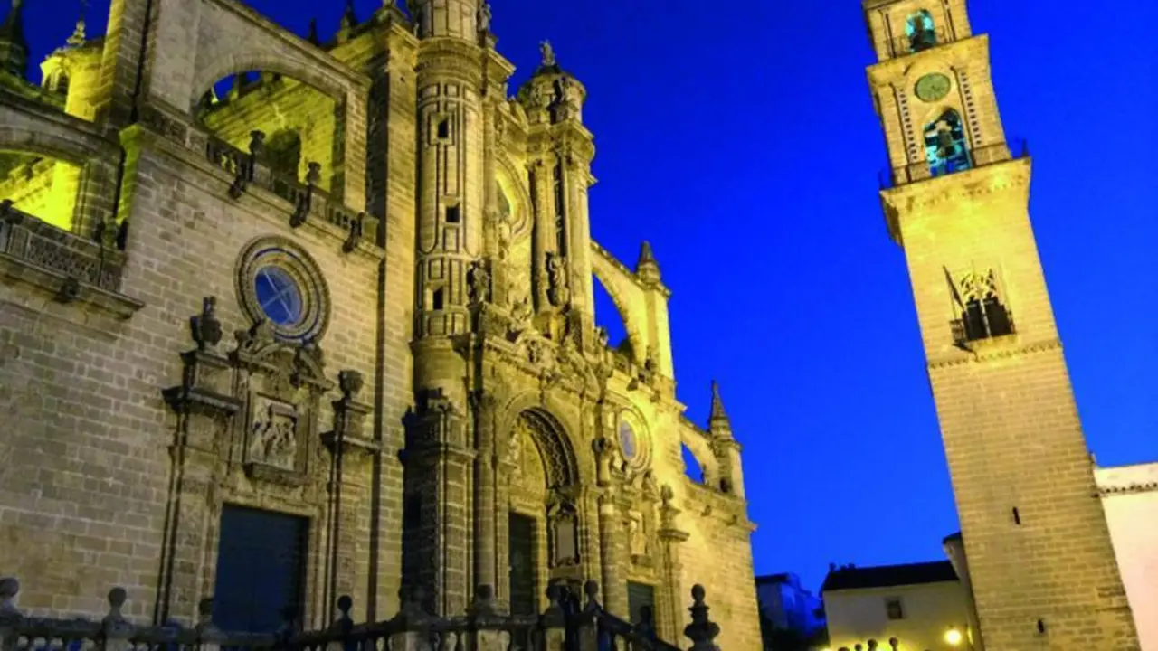 La Catedral de Jerez, de noche.  - Andaluc&iacute;a Informaci&oacute;n