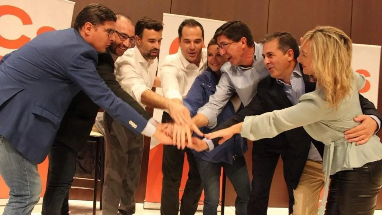 Juan Mar&iacute;n y otros militantes de Ciudadanos. - EP