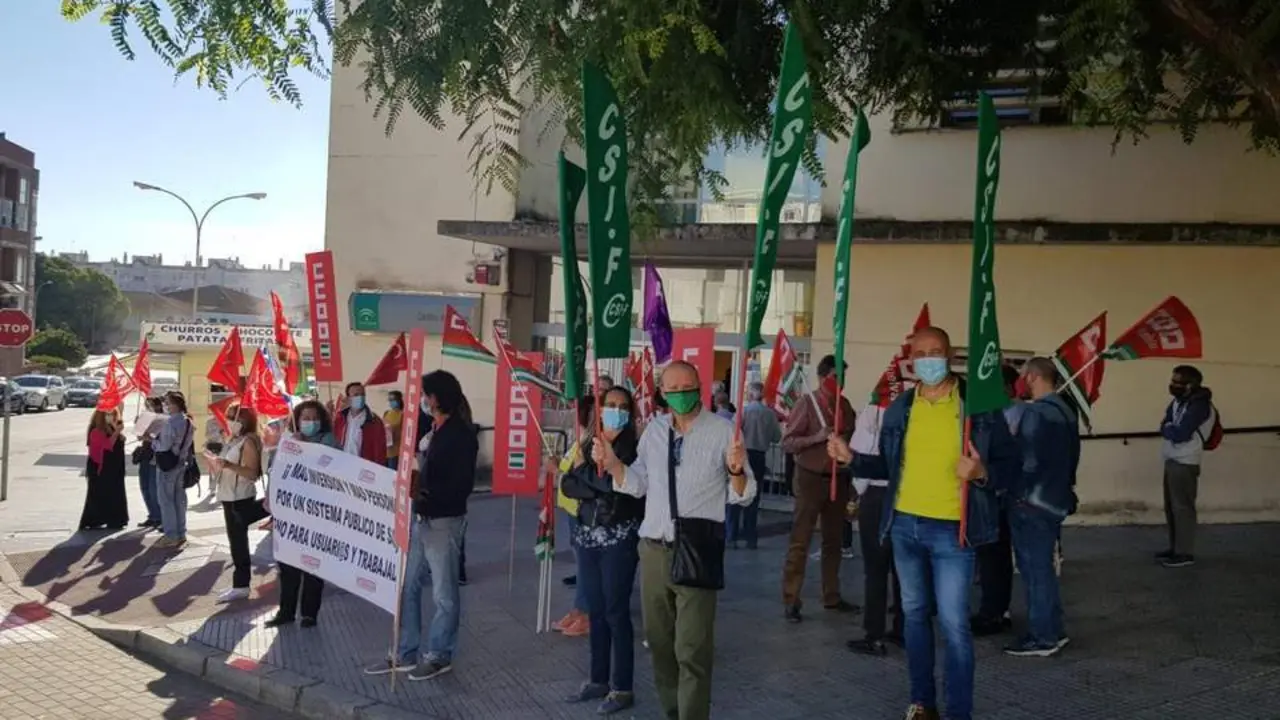 Protesta en el centro de salud de Adoratrices. - VH