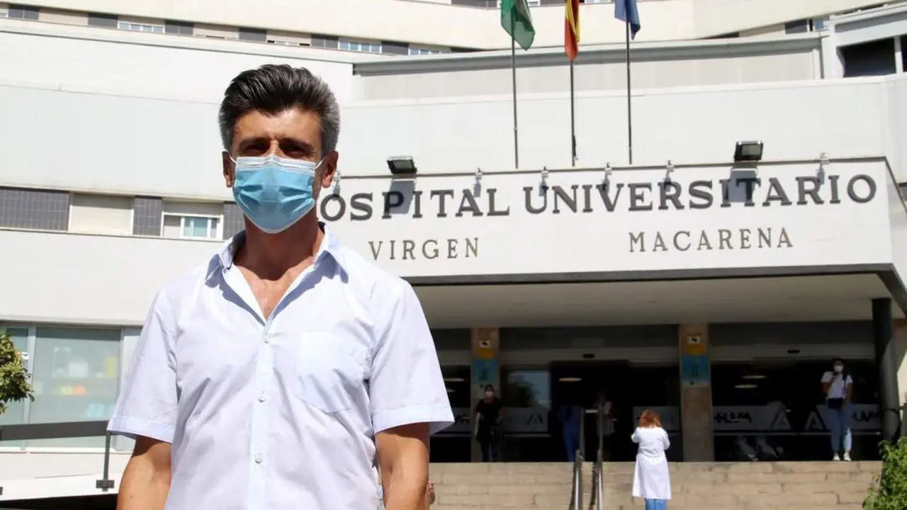 El doctor L&oacute;pez Mill&aacute;n, de la Unidad del Dolor del Macarena. - HUVM