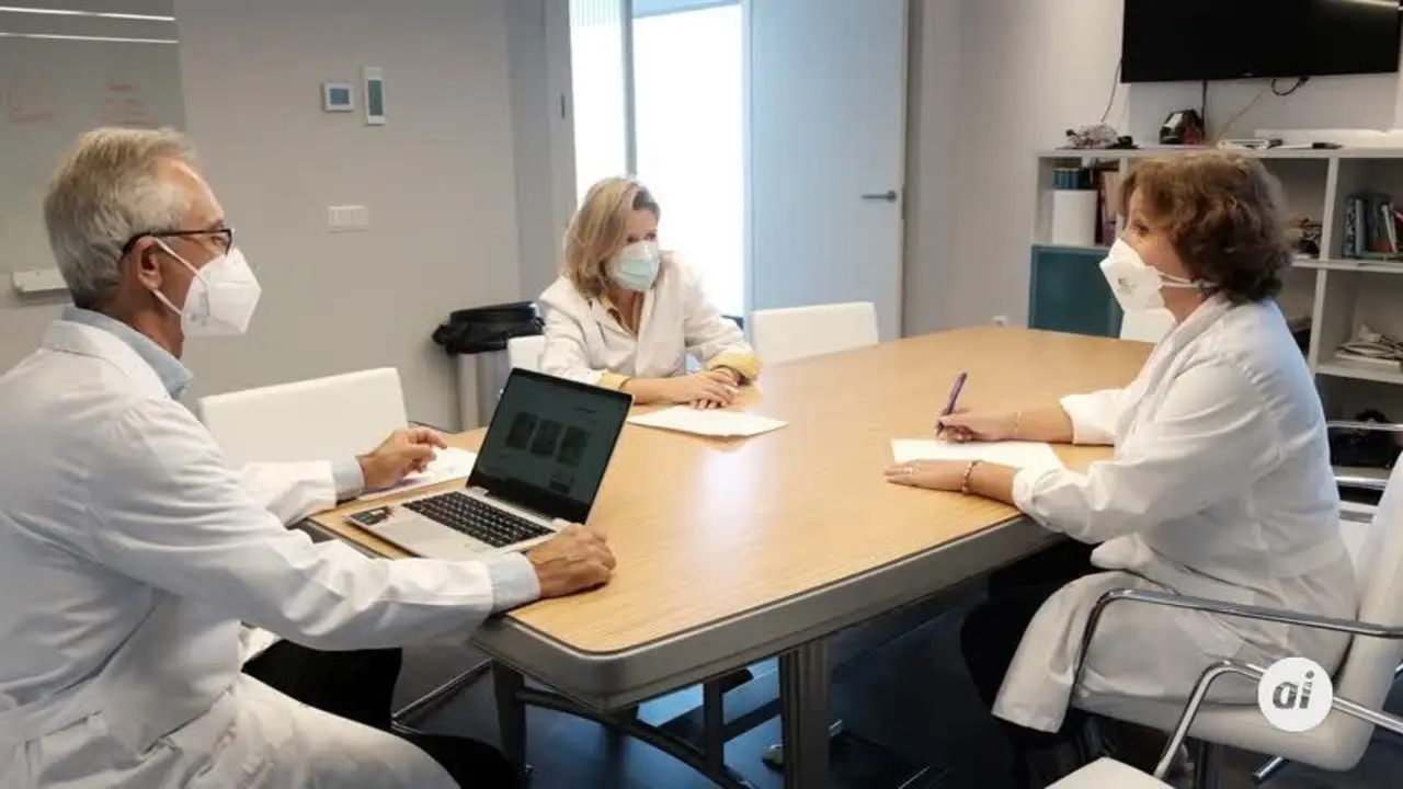 Los hospitales Quir&oacute;nsalud de Sevilla se suma al D&iacute;a contra el c&aacute;ncer de mama