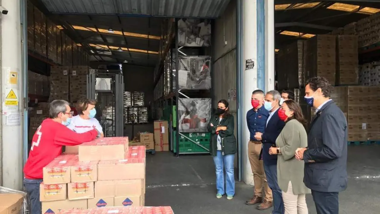 Jos&eacute; Pacheco en el Banco de Alimentos. - 
