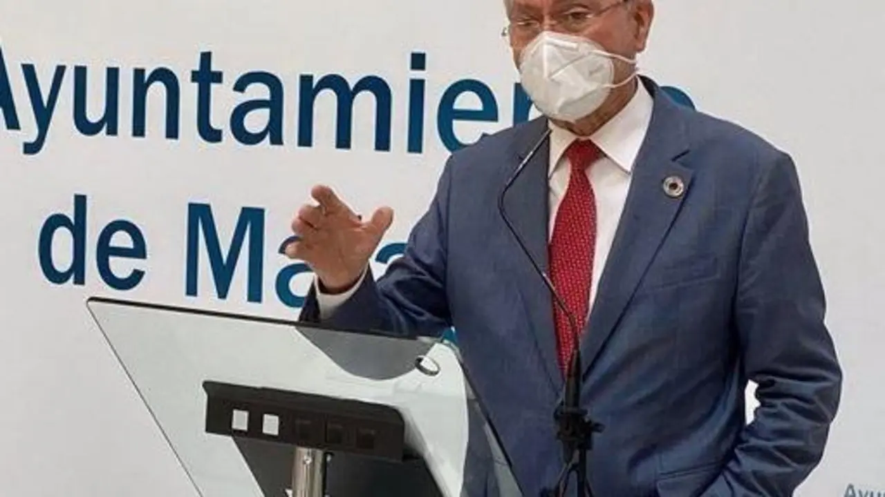 el alcalde en rueda de prensa. - VM