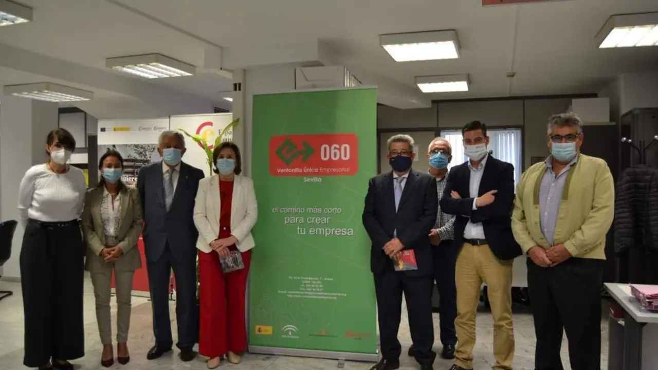 Visita de la delegada Sandra Garc&iacute;a a la C&aacute;mara de Comercio. - CC