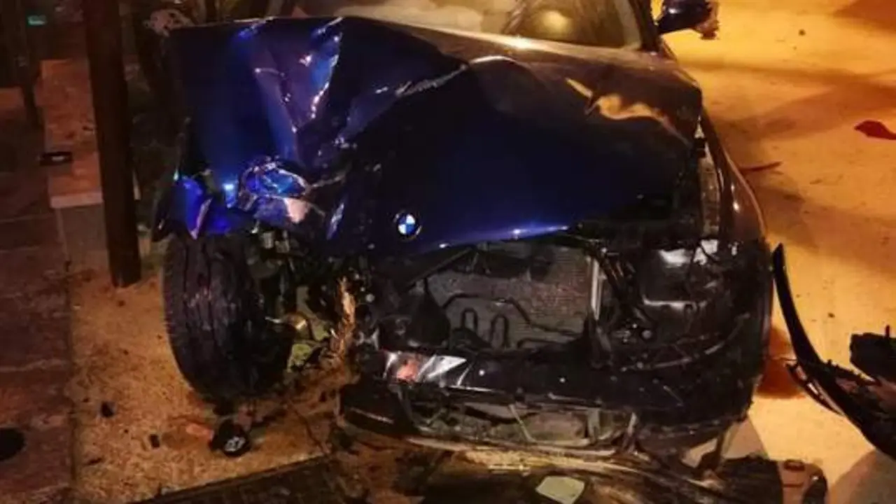 Roba un coche y provoca borracho un accidente con da&ntilde;os a su acompa&ntilde;ante menor