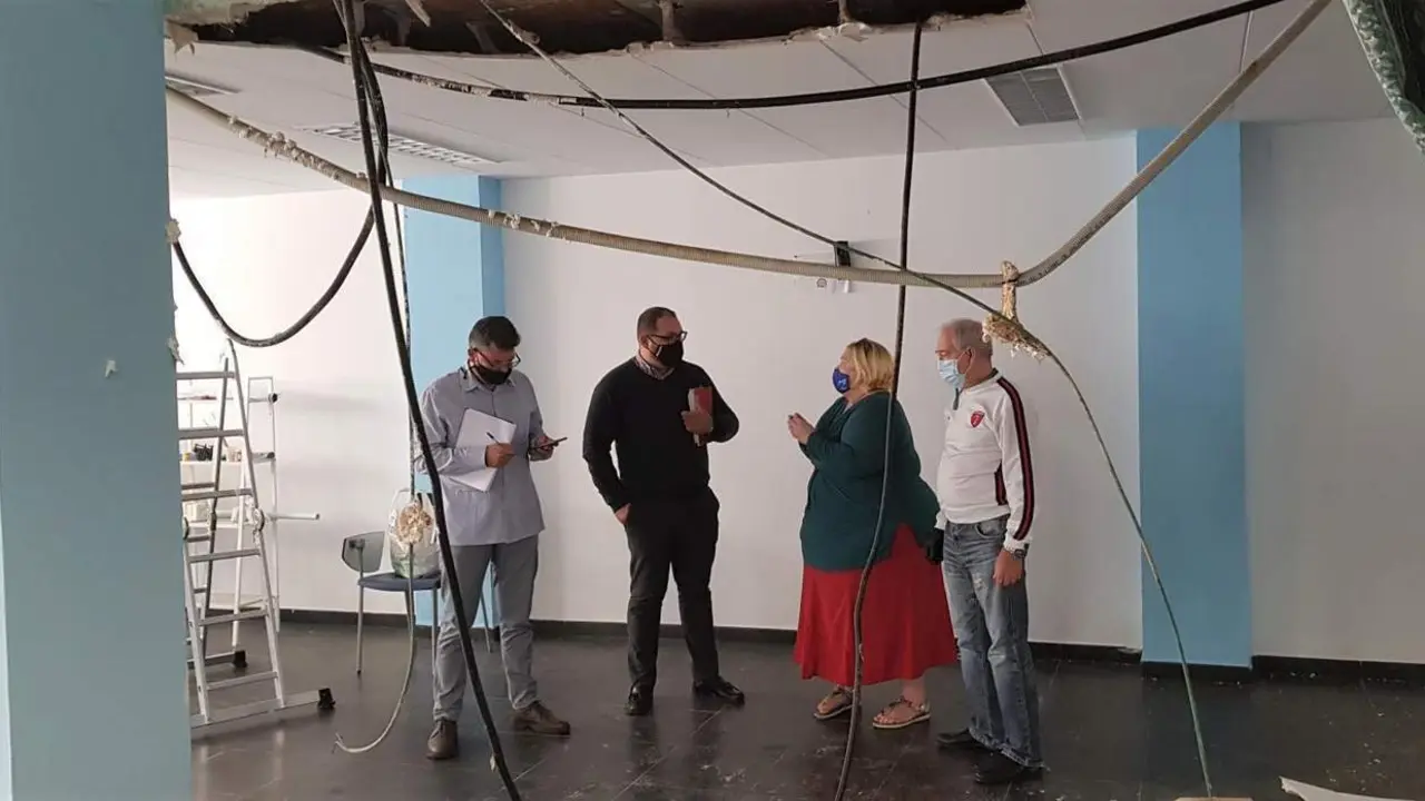 VISITA de BELLO A ASOCIACI&Oacute;N VECINAL BARRIO ALTO. - Viva