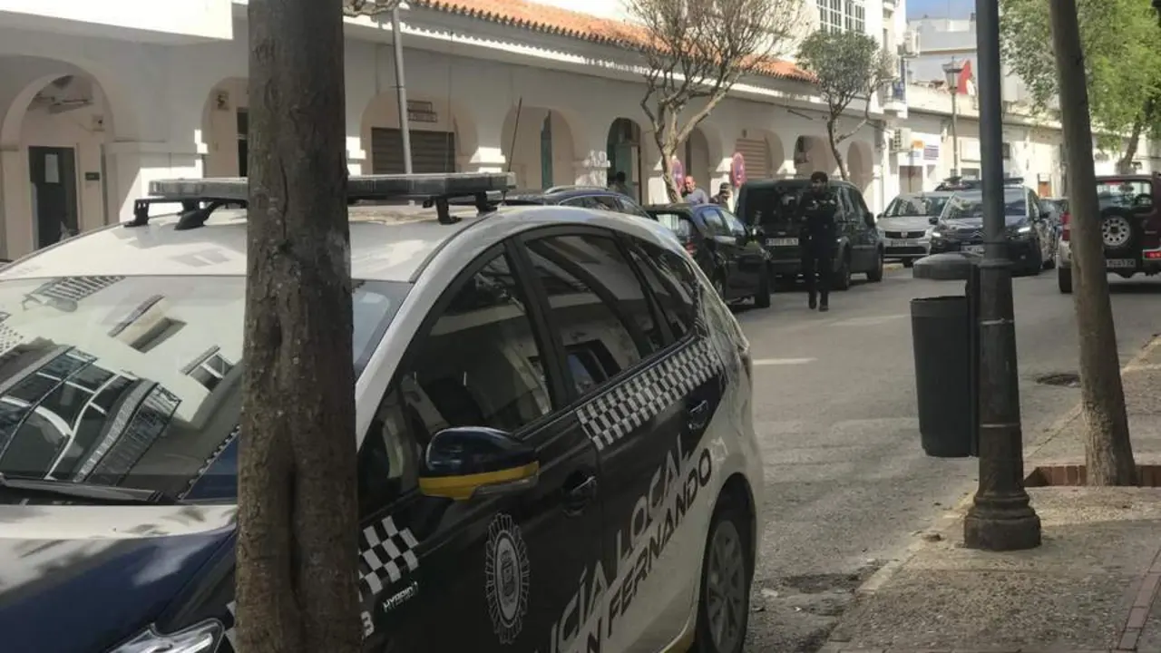 Polic&iacute;a Local. - A. Atienza