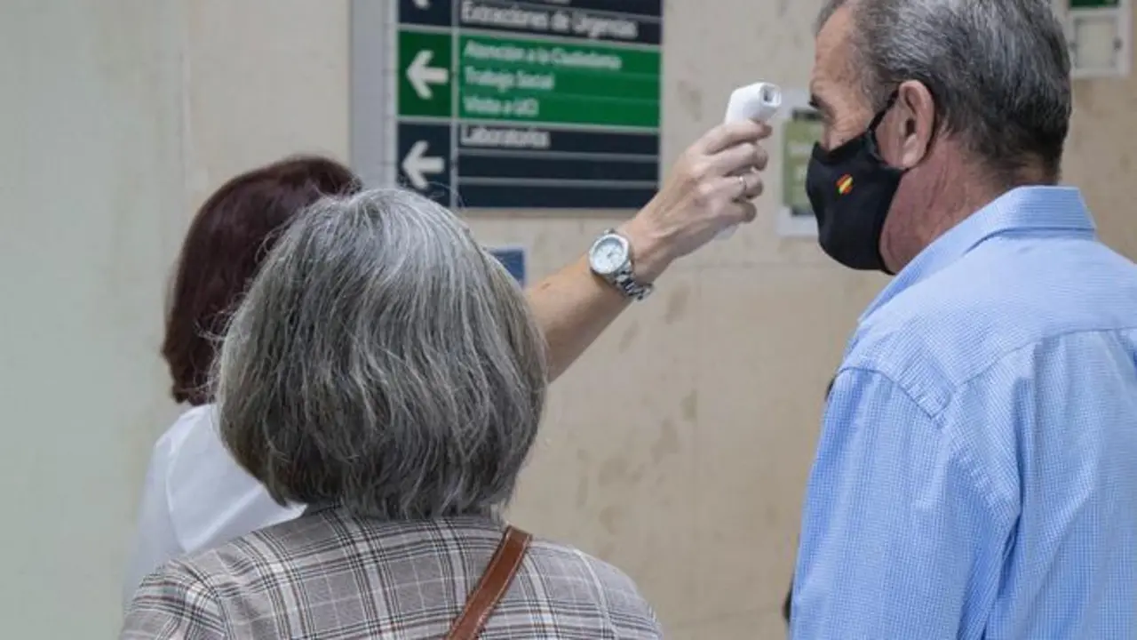 Toma de temperatura en el Infanta Elena. - VH