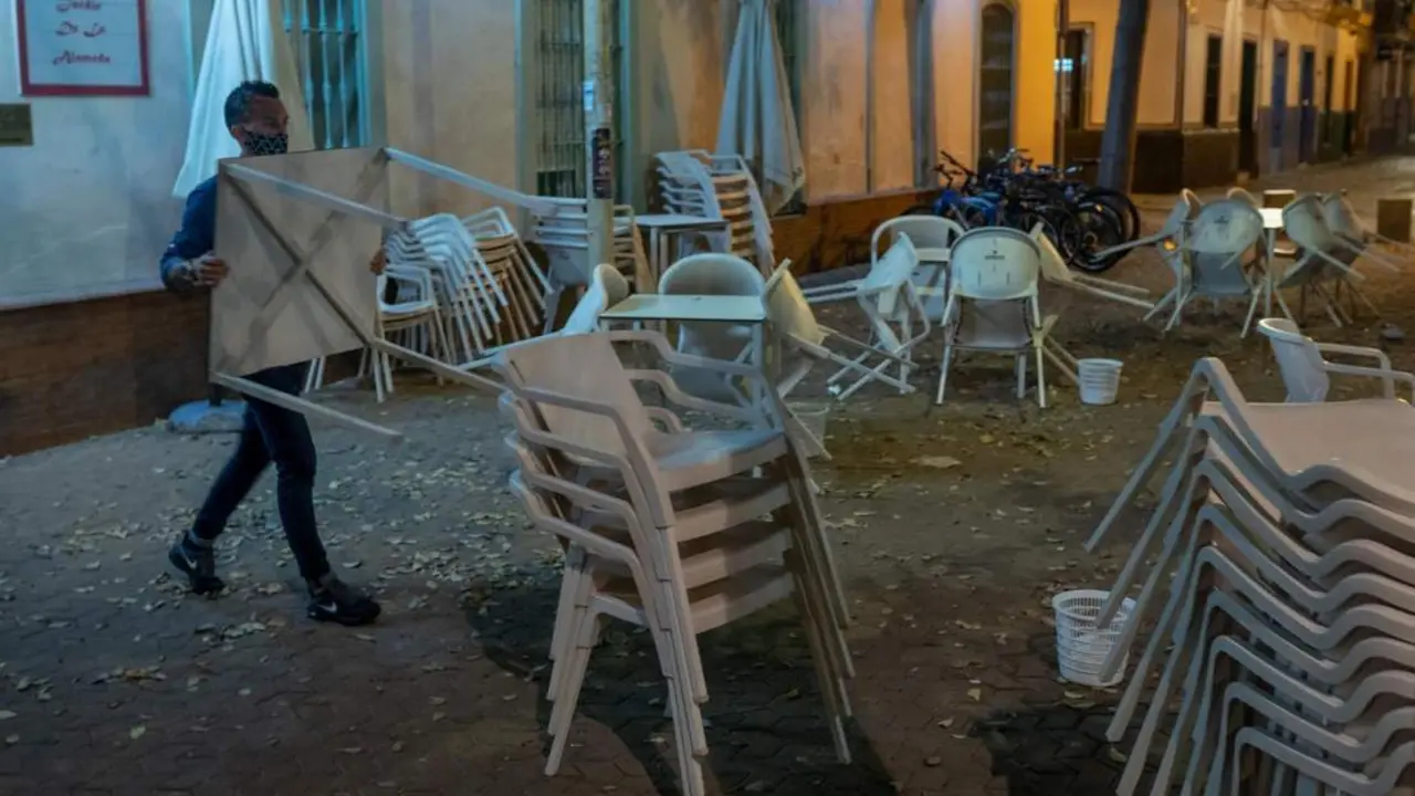 Cierre de bares a las diez de la noche en Sevilla. - EP