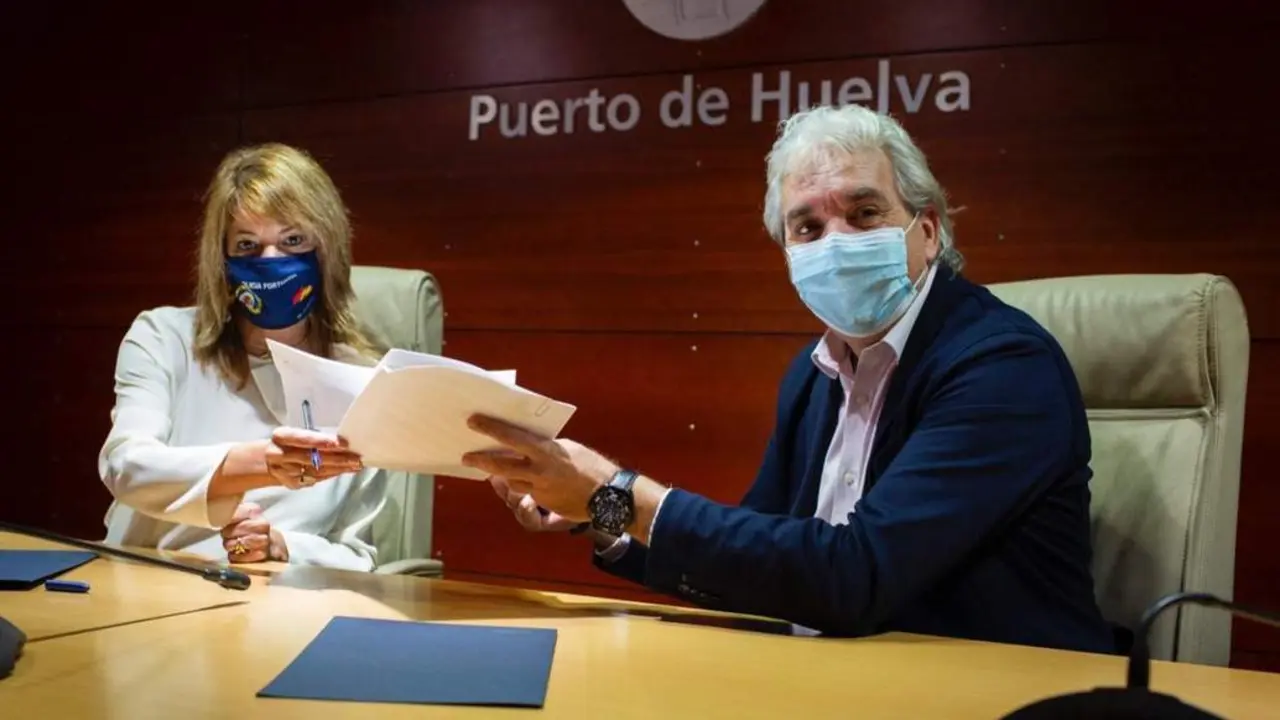 Firma del patrocinio de colaboraci&oacute;n. - VH