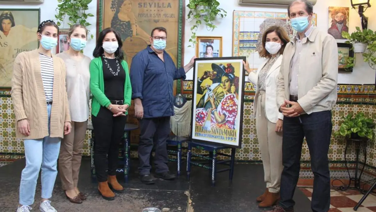 Entrega de la obra del reconocido cartelista. - 