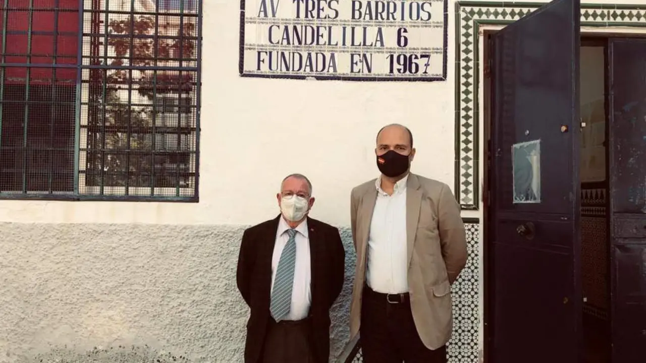 Gonzalo Garc&iacute;a de Polavieja visita la asociaci&oacute;n de vecinos de Tres Barrios. - Vox