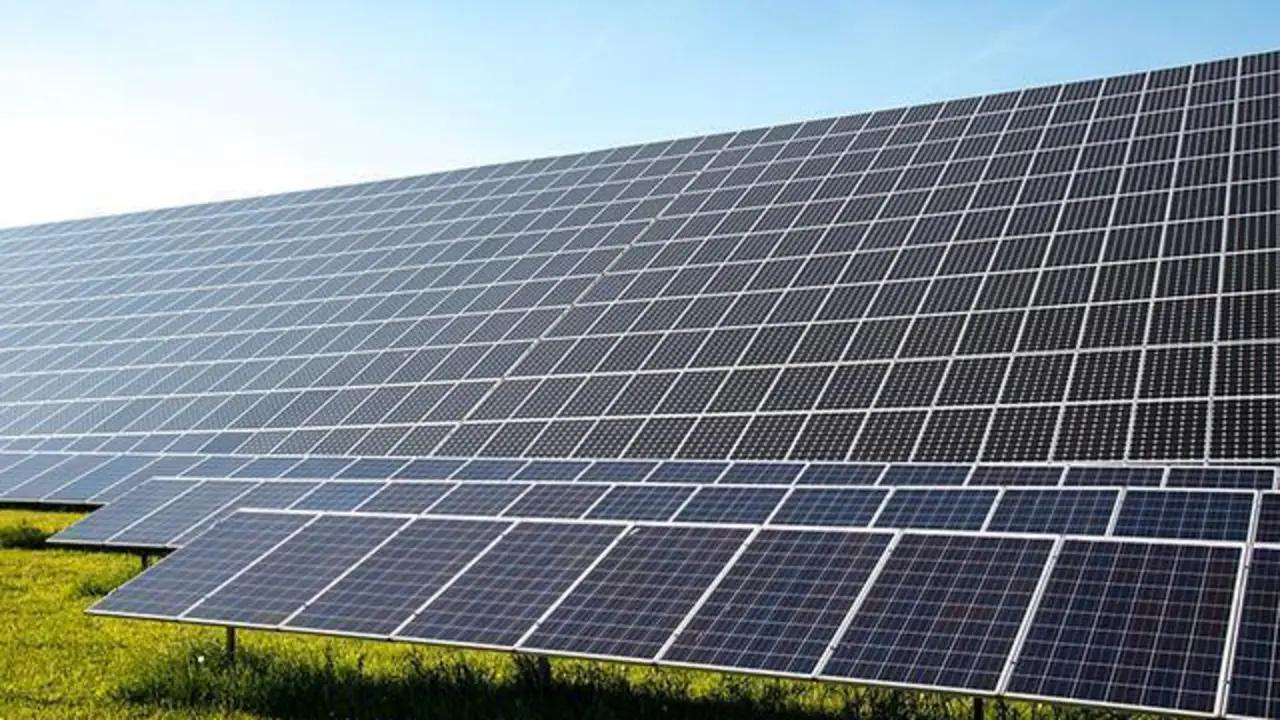 Paneles solares. - A. I.