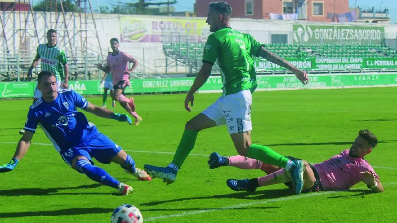 Arasa tuvo el 3-0 muy cerca en esta accion del segundo tiempo - Ra&uacute;l J. Bustillos