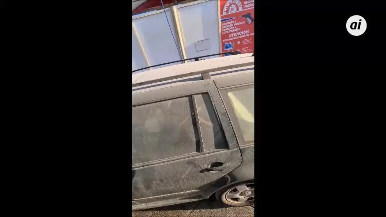 Las cenizas de Acerinox vuelven a contaminar zonas residenciales de Los Barrios