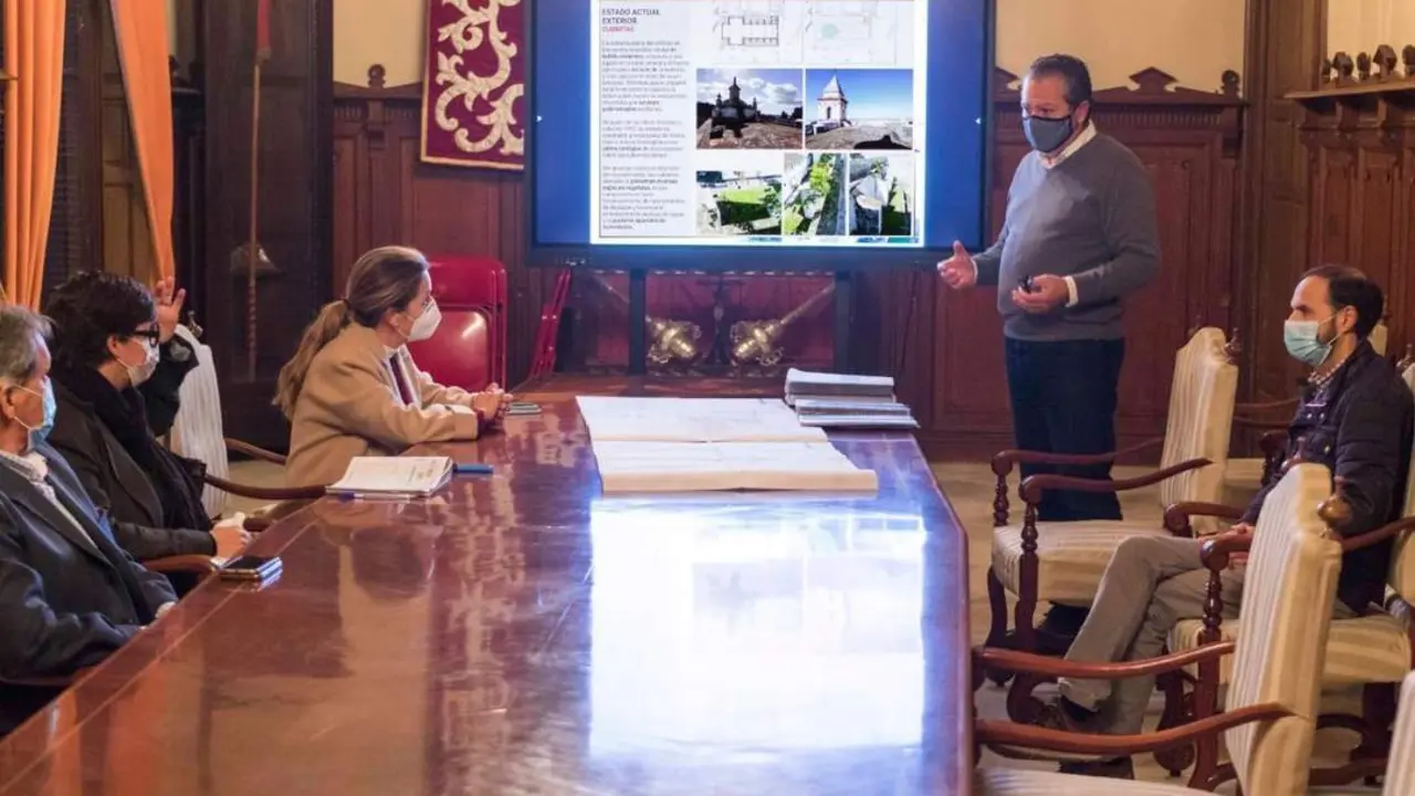 Reuni&oacute;n sobre el proyecto del Auditorio de La Merced. - Informaci&oacute;n.