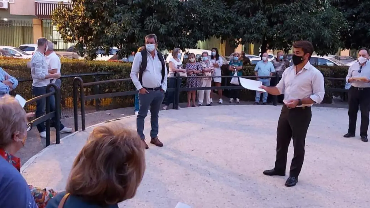 Beltr&aacute;n P&eacute;rez con los vecinos de Santa Aurelia. - PP