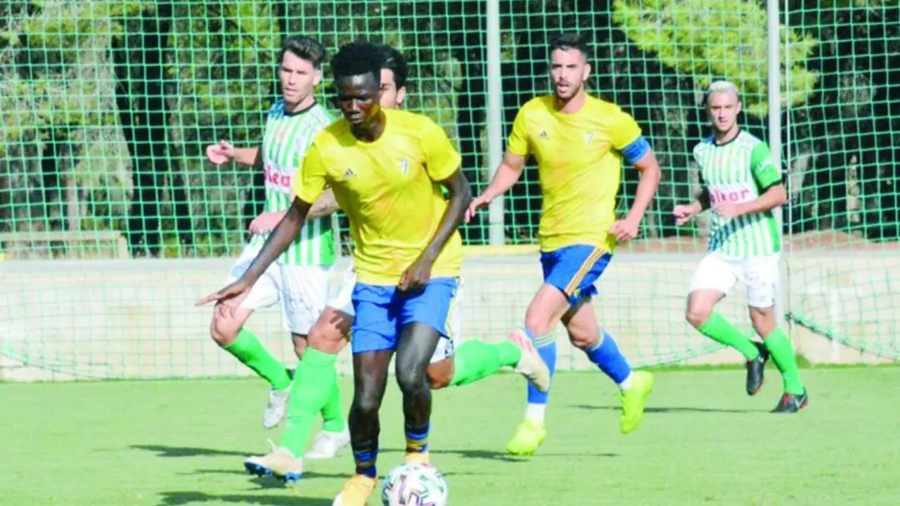 Una acci&oacute;n del partido amistoso en el mes de septiembre - C&aacute;diz CF