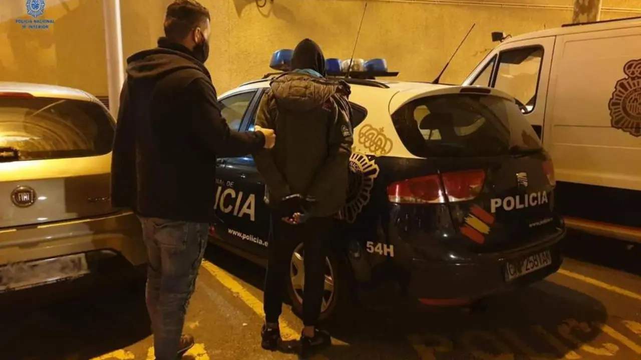 Una imagen de archivo de una detenci&oacute;n por parte de la Polic&iacute;a Nacional. - PN