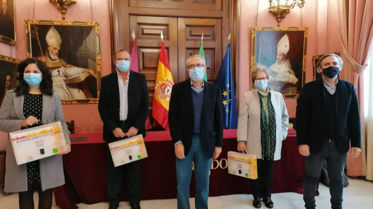 Entrega de las viviendas por parte de Emvisesa a ONG. - VS