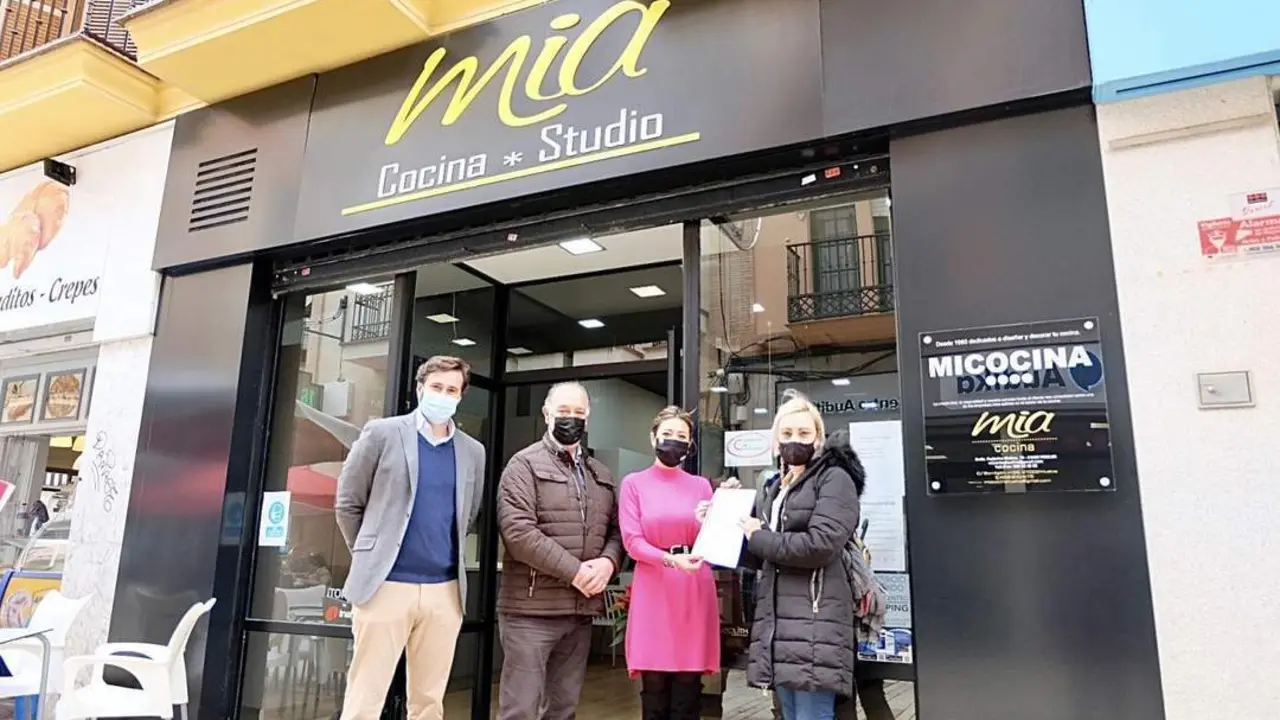 Entrega del sello 'Comercio de Confianza'. - VH