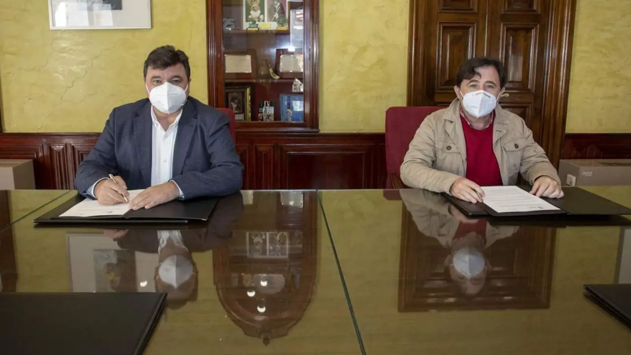Firma del convenio. - VH