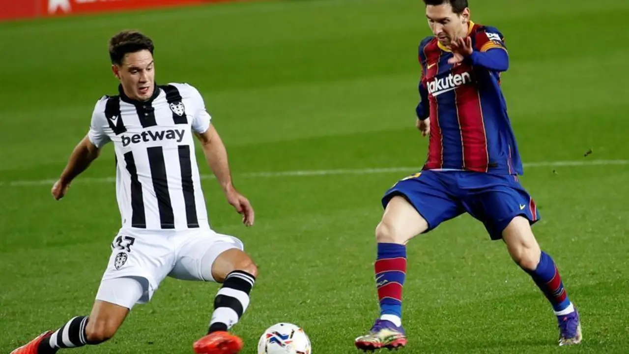 Leo Messi contra el Levante. - EFE