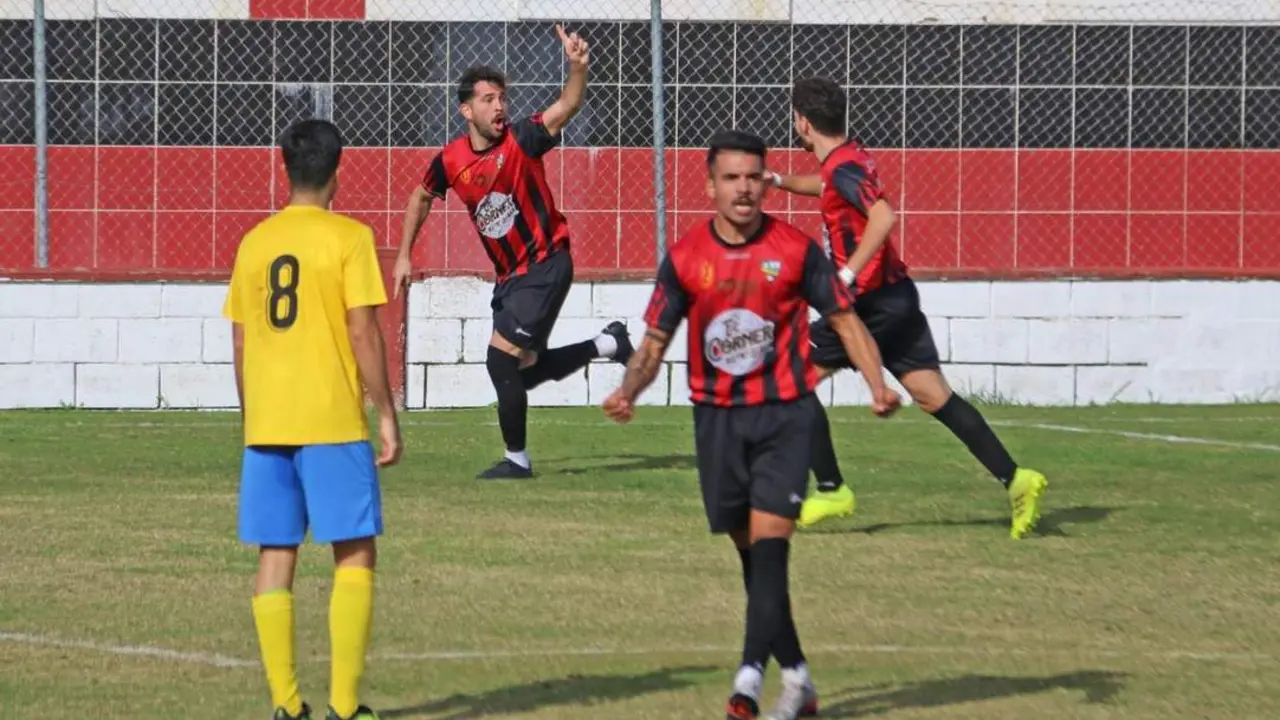 Imagen del &uacute;ltimo partido de la UD Rote&ntilde;a frente a el Torno - 