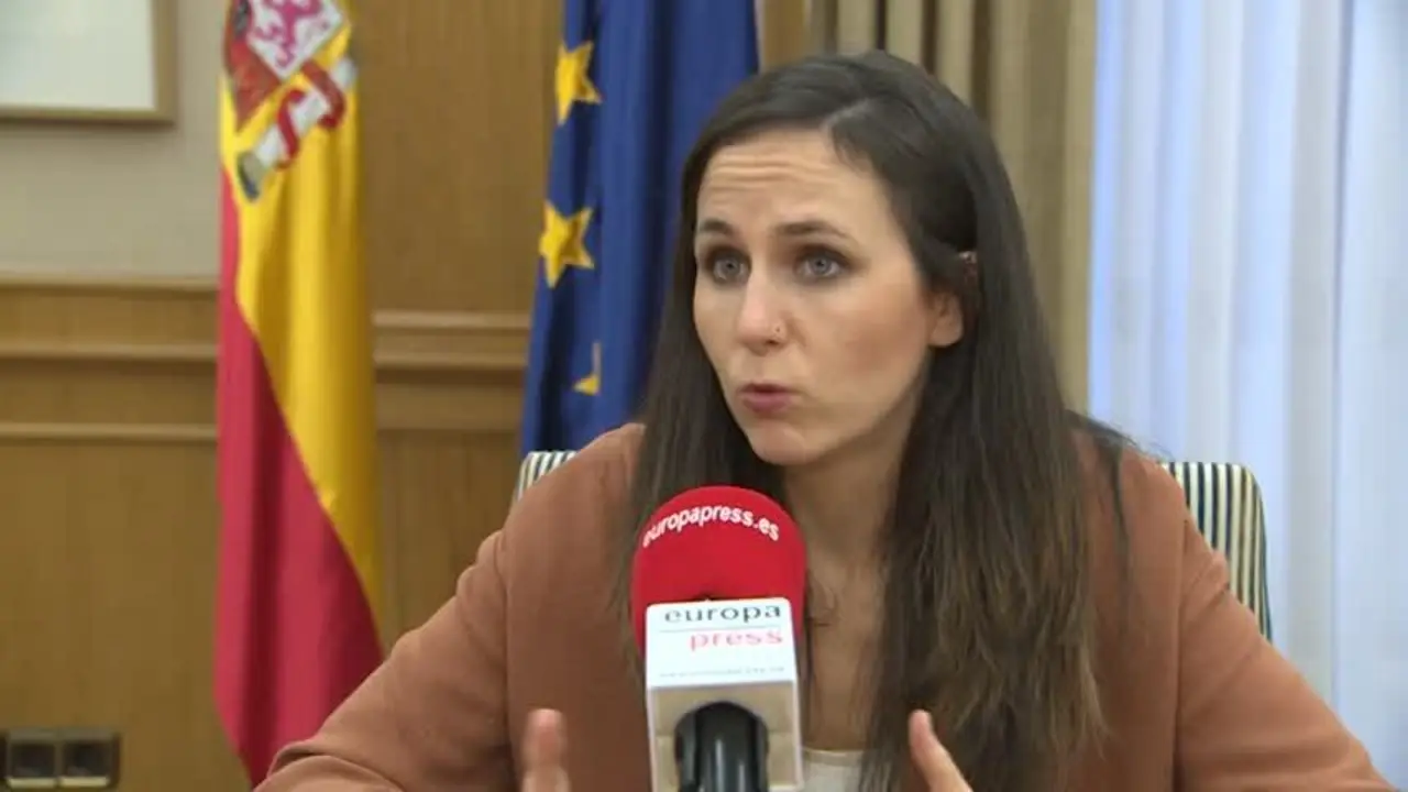 Podemos: El rey em&eacute;rito continuar&aacute; da&ntilde;ando a la monarqu&iacute;a aunque le retiren el t&iacute;tulo