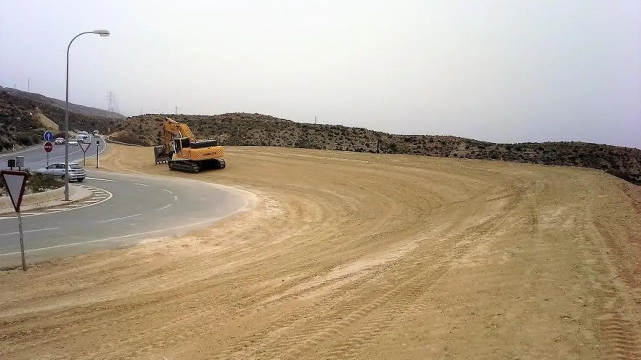 Desmonte efectuado presuntamente sobre el yacimiento arqueol&oacute;gico de El Chuche. - Europa Press