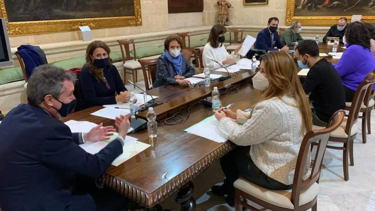 Reuni&oacute;n entre Adelante y el alcalde de Sevilla. - ADELANTE