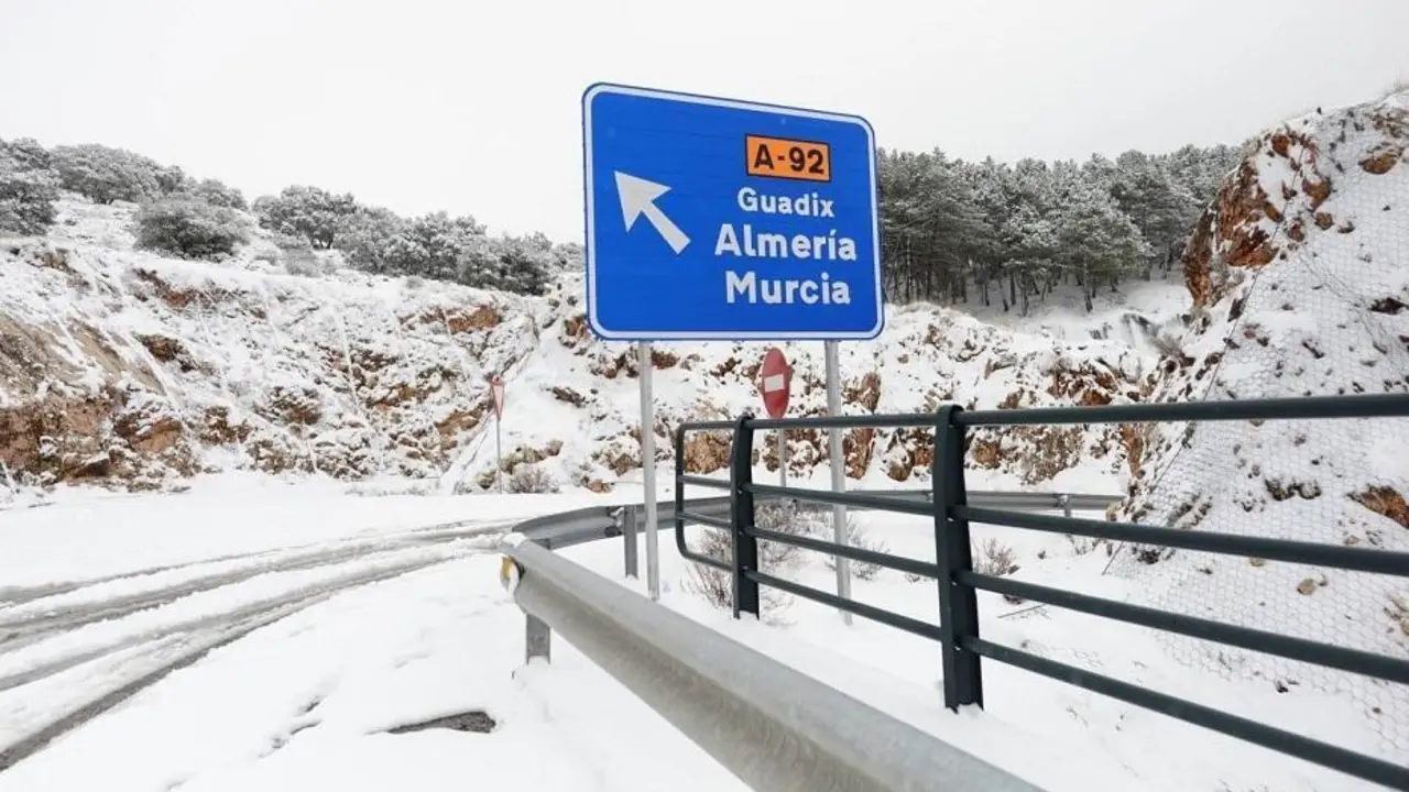 Nevada en la A-92. - Europa Press