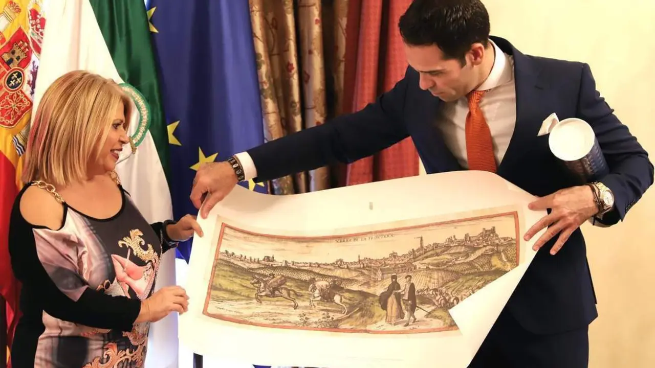 La alcaldesa junto a Ismael Jordi durante el acto de reconocimiento - jerez.es