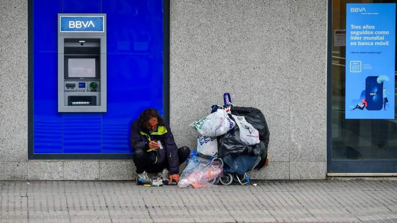 Una persona sin hogar en las calles de C&aacute;diz. - Eulogio Garc&iacute;a