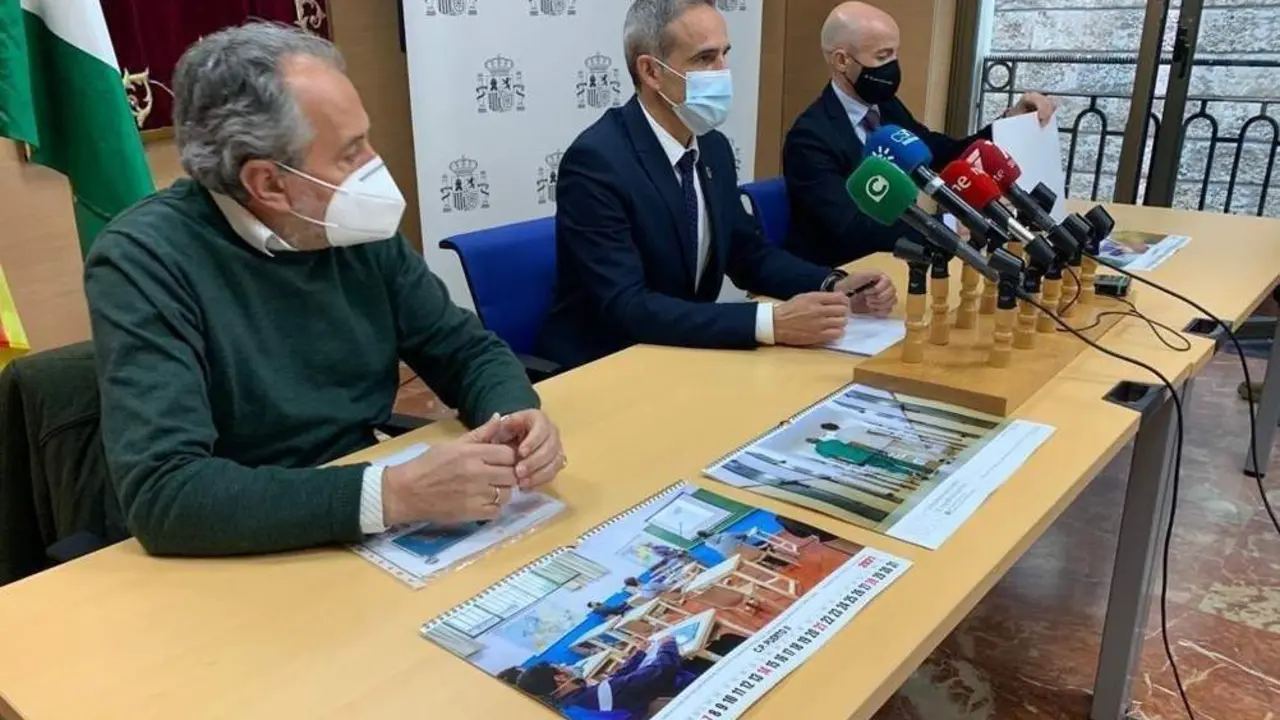 Presentaci&oacute;n del calendario realizado por internos de Puerto II. - Viva