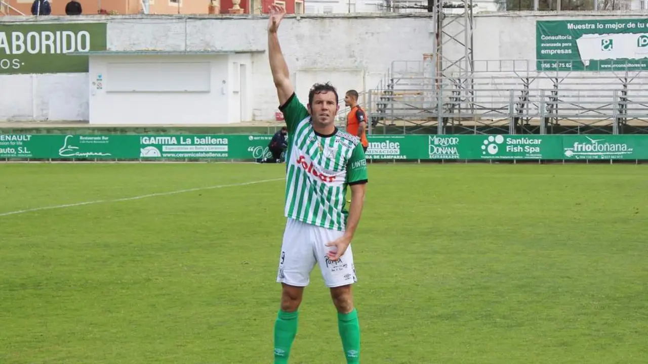 Los goles del Atl&eacute;tico Sanluque&ntilde;o huelen a Manzanilla y a Sidra gracias al ovetense Cervero - Ra&uacute;l J. Bustillos
