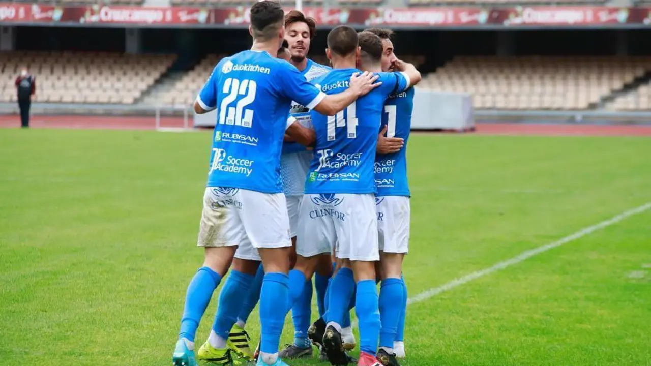 El Xerez CD celebra un gol esta temporada en Chap&iacute;n. - Cristo Garc&iacute;a