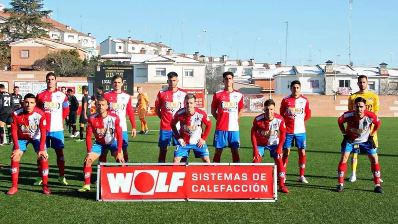 Antonio del Moral -el 1&ordm; por abajo y por la izquierda- fue titular ante el Eibar - CDA Navalcarnero