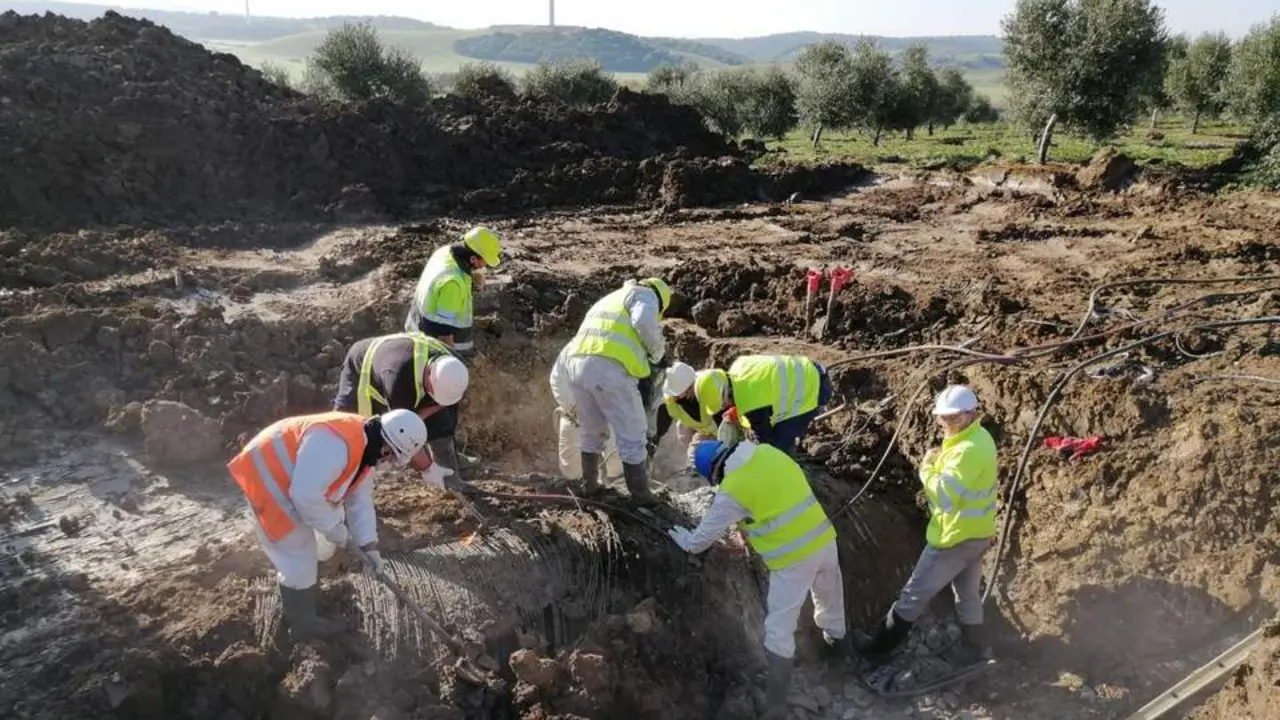 Los trabajos de reparaci&oacute;n en la arteria afectada - CAZG