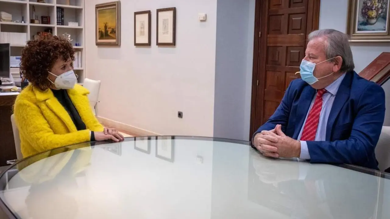 Lim&oacute;n se re&uacute;ne con el presidente de los citricultores. - VH