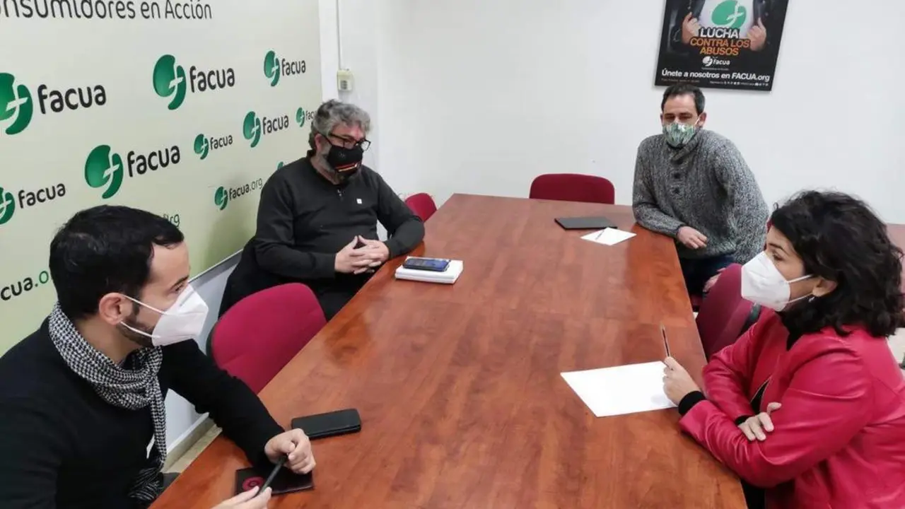 Un momento de la reuni&oacute;n. - IU