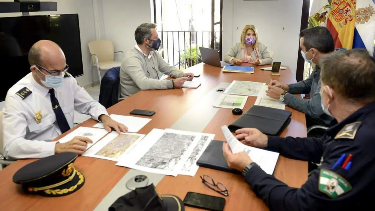 Mamen S&aacute;nchez, con las fuerzas de seguridad.  - Andaluc&iacute;a Informaci&oacute;n