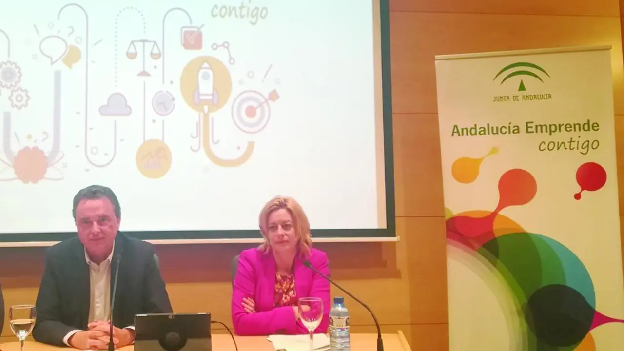 El alcalde de Torremolinos, Jos&eacute; Ortiz, y Montserrat Reyes, en una imagen de archivo. - Andaluc&iacute;a Emprende